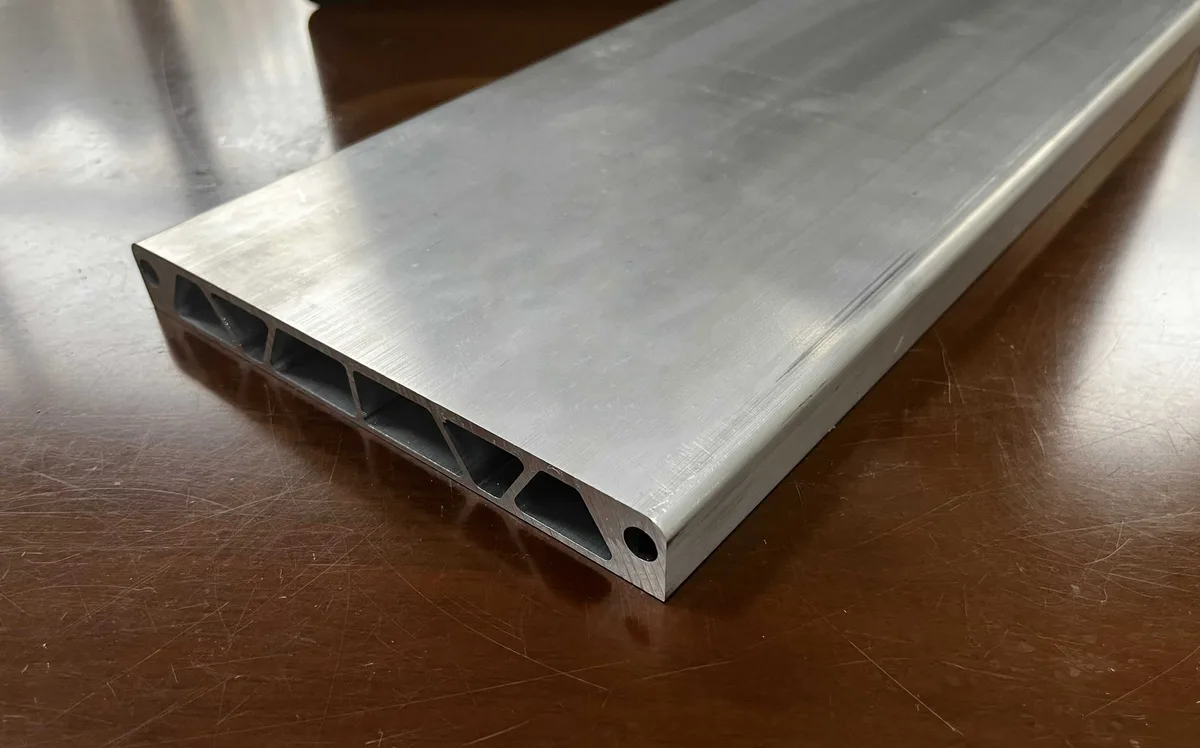 Aluminium profile for energy storage